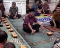 Boediono Buka Puasa Bareng Pimpinan Media