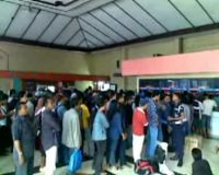 H-3 Lebaran, Stasiun Pasar Turi Diserbu Pemudik