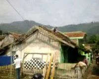 Puting Beliung Rusak Ratusan Rumah