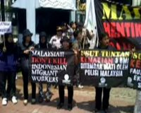 Migrant Care Demo Kedubes Malaysia