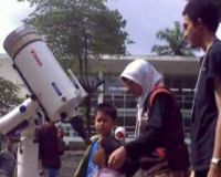 Melihat Matahari Lewat Teropong