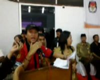 Rapat Pleno KPUD Depok Diwarnai Keributan 
