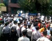 Mahasiswa Papua Demo Kantor Freeport