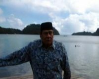 Boediono Melayat Almarhum Des Alwi 