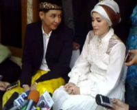 Pasha Ungu Melamar Delia