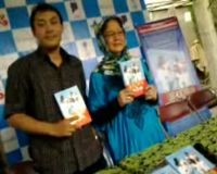 Ibunda Bimbim Slank Luncurkan Buku