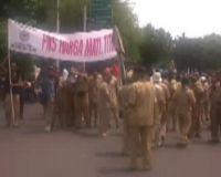 Ribuan Perangkat Desa Demo Kemendagri