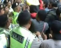 Demo Tuntut Transparansi CPNS Ricuh