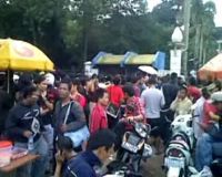 Mengantre Tiket Final di GBK 