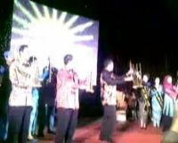 Pergantian Tahun, Gubernur Jabar Mainkan Angklung