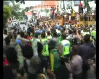 Demo Pabrik Karet Berakhir Bentrok