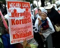 Massa HTI Gelar Aksi Damai di Depan Istana