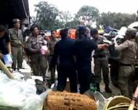 Penertiban PKL di Kolong Flyover Klender 