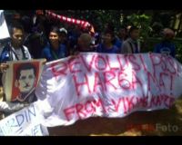 Demo PSSI di Kebun Binatang