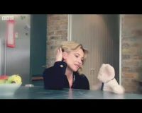 Kate Moss Seduce a Teddy Bear For Charity