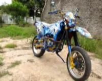 Motor Penakluk Setan Jalanan 