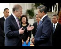 Pangeran Andrew Bertamu ke Istana Merdeka