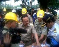 Foke Tutup Sementara Belokan dari Jl Sudirman-Satrio