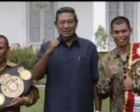 SBY Bertemu dengan Chris John dan M Rachman 