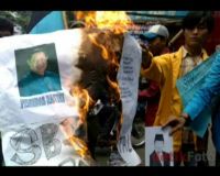Mahasiswa Bakar Foto SBY