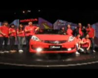 Honda Jazz Meluncur