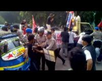 4 Aktivis Diamankan Polisi di Jl Diponegoro