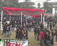 Bagi-bagi Helm Gratis di Ultah TAB