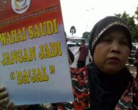Massa Loreng Merah Putih Demo Kedubes Arab Saudi