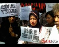 Putri Ruyati Demo Kedubes Arab Saudi