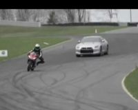Aprilia Vs Nissan GT-R  