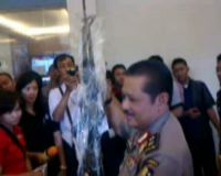 Polisi Gelar Barbuk 11 Tersangka Teroris