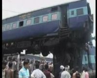 Kereta Api Terguling di India