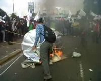 Aksi Bakar di Depan Gedung DPR 
