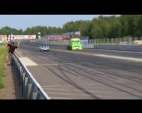 Lomba Ngebut Ferrari Vs Truk