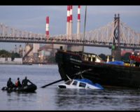 Heli Jatuh ke Sungai New York, 1 Orang Tewas