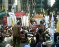 Petani Kentang Demo di Kemendag