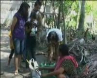 Pilih Gubernur Ratusan Warga Miskin Kelaparan