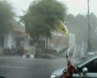 Ratusan Rumah Diterjang Angin Puting Beliung