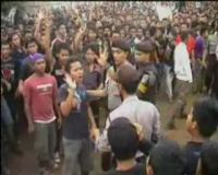 Konser Musik Berubah Kericuhan