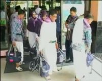 Jemaah Calon Haji Berangkat Menggunakan Ikhram