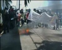 Adu Jotos Unjuk Rasa Korupsi