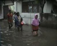 Debet Air Kali Meningkat di Pemukiman Warga