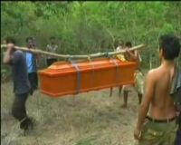 Wanita Ditemukan Membusuk di Hutan