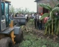 Rumah dan Tanah Dieksekusi, Penghuni Protes