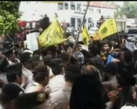 Peringatan Hari Pahlawan Diwarnai Aksi Demo