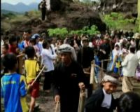 Warga Gelar Tradisi Tabuh Seribu Kentongan