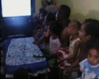 Nonton Bareng di Rumah Titus Bonay