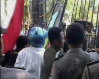 Mahasiswa Tuntut Mundur Sekda Garut