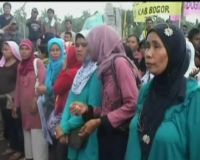 Tuntut Ganti Rugi, Warga Duduki DPRD
