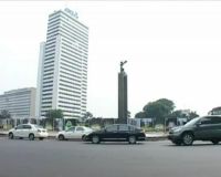 2,7 M untuk Bersihkan Kolam Bundaran HI